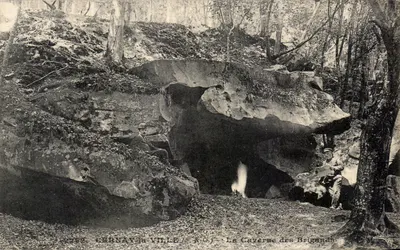 CERNAY-la-VILLE — A Caverna dos Brigandans — E. Malcuit, fot. edit., Paris