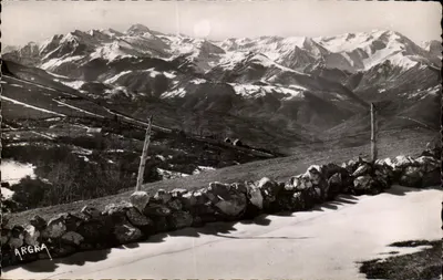 Cúspides dos Pirineus vistos das alturas de Saliès — reprodução — Les Arts Grands Toulouse