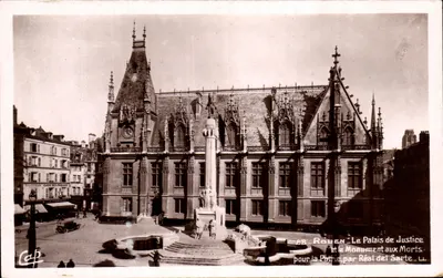 Rouen — O Palácio de Justiça e o Monumento aos Mortos pela Pátria, por Réal del Sarte