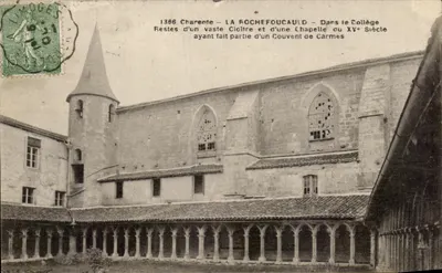 La Rochefoucauld — Restos de um amplo claustro e de uma capela do século XV — F. Braun, fot.-éd., Royan (Ch'te-Infre)
