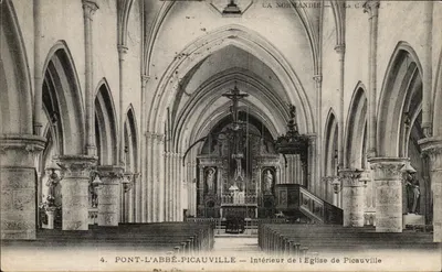 PONT-L'ABBÉ-PICAUVILLE — Interior da Igreja de Picauville — La C.A. 4