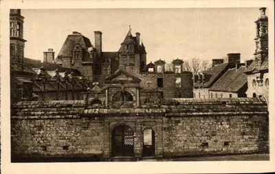 Castelo de Kerjean — Facha principal - A grande Porta — Coleção Villiard, Quimper
