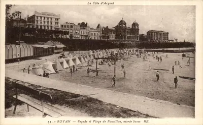 Royan — Façade et Plage de Foncillon, marée basse — La Côte d'Argent