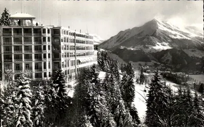 Vila de neve do Club Méditerranée — LEYSIN (Suíça) — Photo Triomphe, n°554