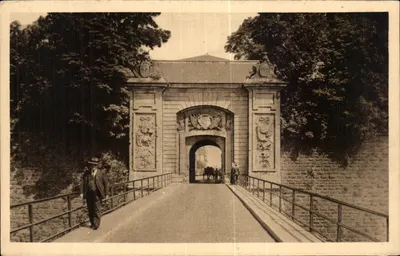Longwy-Haut — A Porta da França — editor desconhecido, número de série não visível