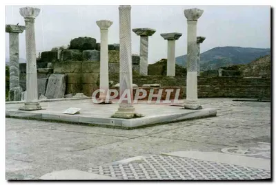 Ruínas de um templo em Pergame — colunatas em mármore