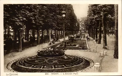 Vichy — O Parque Antigo — La Cigogne, n° 351