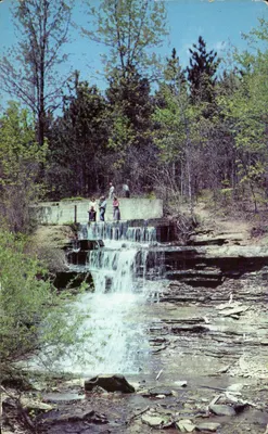 Cascata no lago Strahl — Parque Estadual de Brown County — The L. L. Cook Co. n° 60645