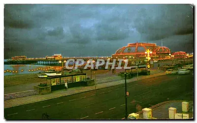 Frente Marítimo de Worthing à Noite — Publicado por D. Constance Limited, Littlehampton Sussex, n° V.8527
