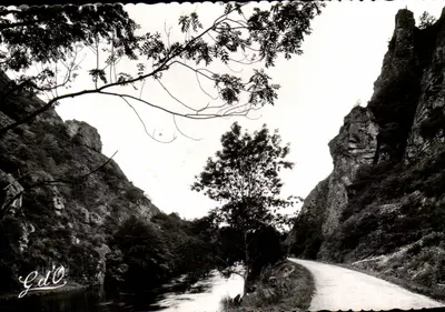 Gorges de Chouvigny perto de Menat — Vale da Sioule — Edição G. d'O.
