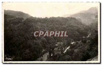 Environs d'ARDES-sur-COUZE (P.-de-D) — Vista de uma Moinha na Vale da Couze — Cim