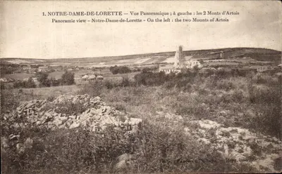 Notre-Dame-de-Lorette — Widok panoramiczny; po lewej: dwa Wzgórza Artois — Wydawca: P. P. P. P. (Paryż) — Nr 1