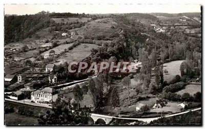 Saint-Léonard-des-Bois — Vista tirada do Alto-Fourché, encostas de Narbonne e telhado de Saint-Céneri — Foto A. Delat du Bromuile