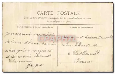 Família diante de um monumento — número de série não visível — Verso