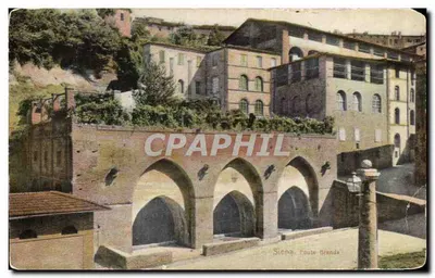 Siena, Rua Grande — vista das arcos e dos edifícios em declive — Livraria Editora F. Giunti & D. Bentivoglio, Siena