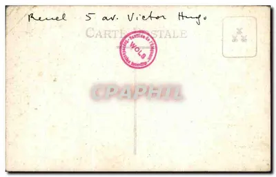 Estátua de mulher com vestido longo — editor Carte Postale WOLS — Verso