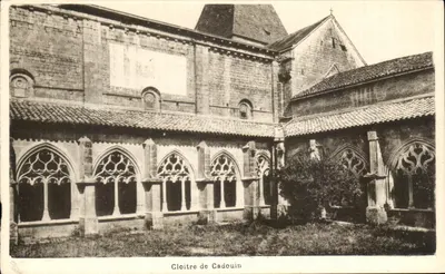 Cloître de Cadouin — vista do claustro gótico — editor não visível