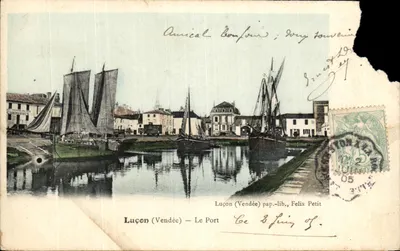 Bilhete postal antigo Lucon Le Port Barcos de pesca