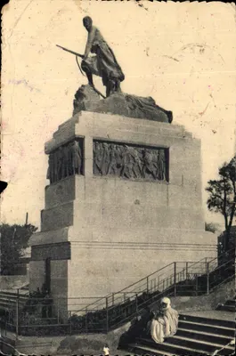 Monument aux Morts — Mostaganem (Oran) — éditeur inconnu