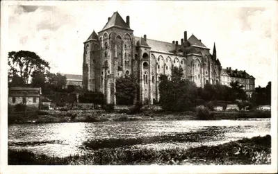 SABLE-sur-SARTHE (Sarthe) — A Abadia de Solesmes — Edições Gaby