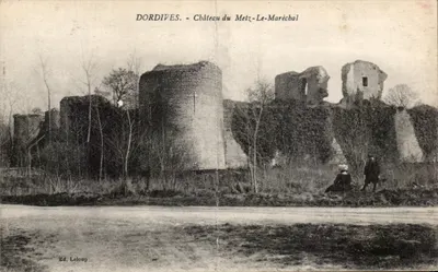 Bilhete postal antigo Dordives Castelo de Metz O Marechal