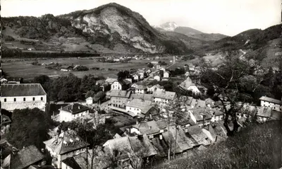 Taninges (Haute-Savoie) — vista geral — Les Éditions de l'Économie (Rhône)