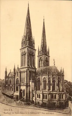 Basilique de Notre-Dame de la Délivrande — Vue extérieure — Cliché A. B.
