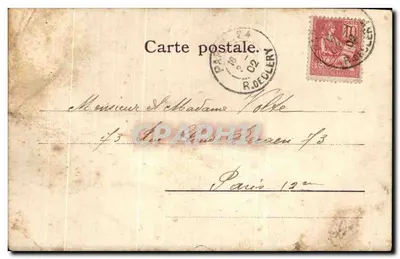 Femme en robe à col fourrure — tenant un vase de fleurs — éditeur anonyme — Verso