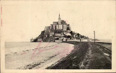 Mont Saint-Michel — Vue générale face sud à marée haute — Édition des Monuments Historiques