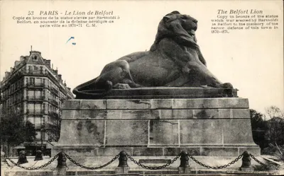 PARIS - Le Lion de Belfort — Copie en bronze de la statue élevée par Bartholdi à Belfort en souvenir de la défense héroïque de cette ville en 1870-1871 — C.M.
