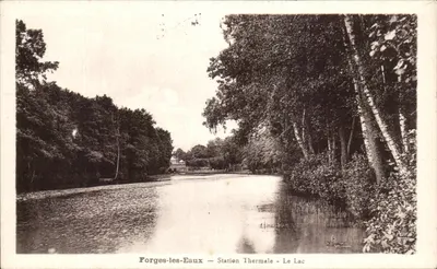 Forges-les-Eaux — Estação Termal — O Lago