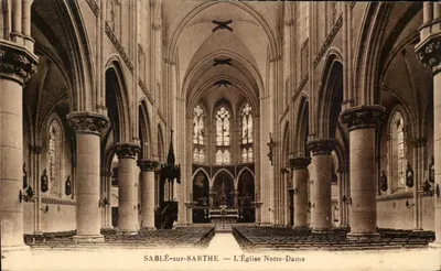 SABLÉ-sur-SARTHE — A Igreja Nossa Senhora