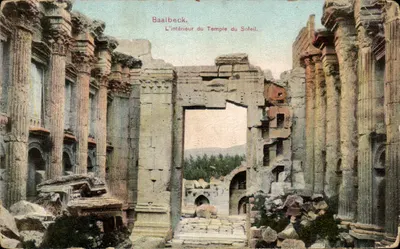 Baalbeck. L'intérieur du Temple du Soleil. — Éditeur : André Terzès & Fils, Beyrouth – Jérusalem.