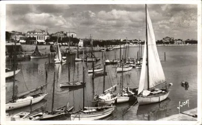 Port Royan — widok jachtów — Les Éditions d'Art VV (Ch.)