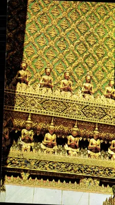 Phra Keo, Bangkok — Angles dorés — éditeur Phorn Phorntip, n°1006