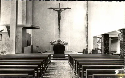 Igreja de São João Batista — Breteuil (Oise) — Vista geral da nave e dos cálices