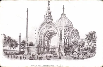 Entrée monumentale — Portail orné de dômes et de colonnes — Éditeur non identifié