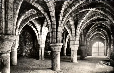 Epernon — Les Pressoirs — Antigo Templo de Diana (século XII) — Edições E. Mignon