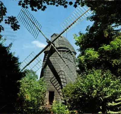 Moinho de vento histórico — Long Island — Foto colorida por Milt Price, Northport, N.Y.