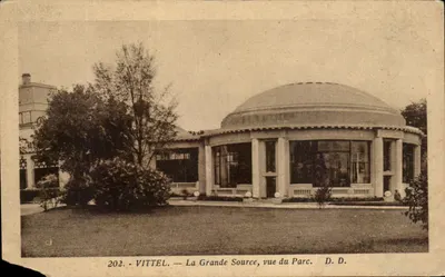 VITTEL — A Grande Fonte, vista do Parque — D. D.