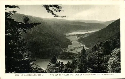 Hohneck (Wys. 1866 m.) — Widok na dolinę jezior Retournemer i Longemer