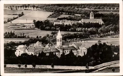 Dourgne (Tarn) — Vista telefotográfica dos Mosteiros tirada da estrada de Arfons — Foto G. Métreau em Toulouse — Ed. da Abadia