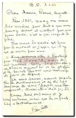 Criança com capa vermelha diante de uma cabana nevada — Boa Ano — editor não visível — Verso