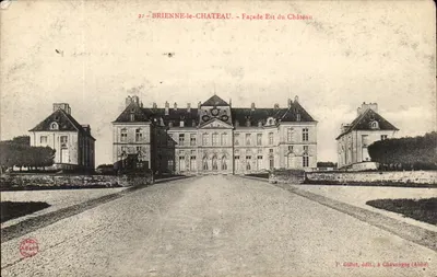 Brienne-le-Château — Fachada Leste do Castelo — P. Gillot, editor, em Chavangos (Aube)