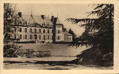 Castelo de Courson — por Bruyères-le-Châtel (S.-et-O) — Photo Inter. P. R.A. S. (S. et O.)