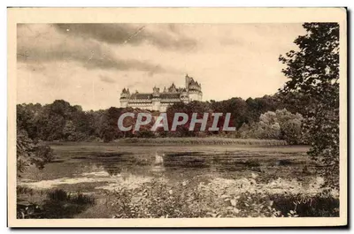 Château de Pierrefonds — Vue générale prise de l'Étang — Éditions d'Art Yvon, Rue de Bretagne