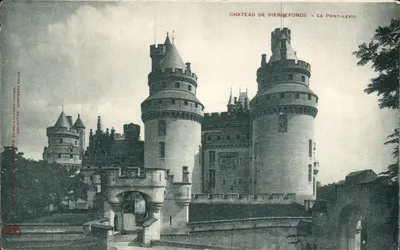 Château de Pierrefonds — Le Pont-Levis — Éditeur : Éd. Tébédouan, Paris