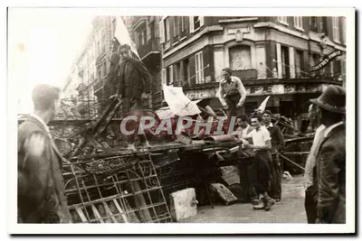 Barricada em Saint-Placide — Paris — Edições S.T.L. ISSY - PARIS, Série 1