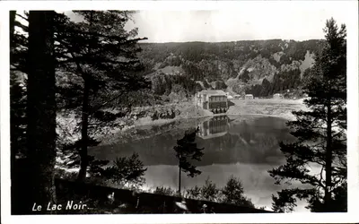Lago Negro — vista do lago e do edifício — edição A. V. Roeder, Nancy