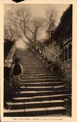 Bilhete postal antigo Le Faouet Escalier e Beffroi de Saint Barbe